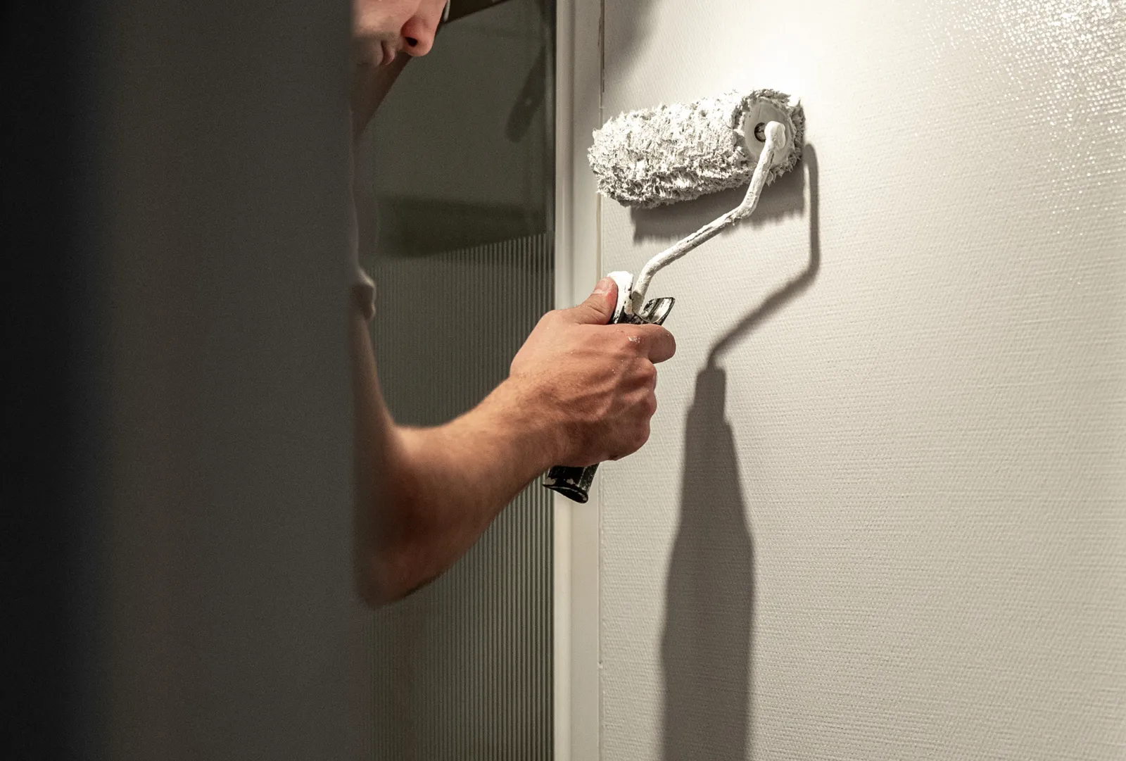 Mise en peinture d’un mur au rouleau